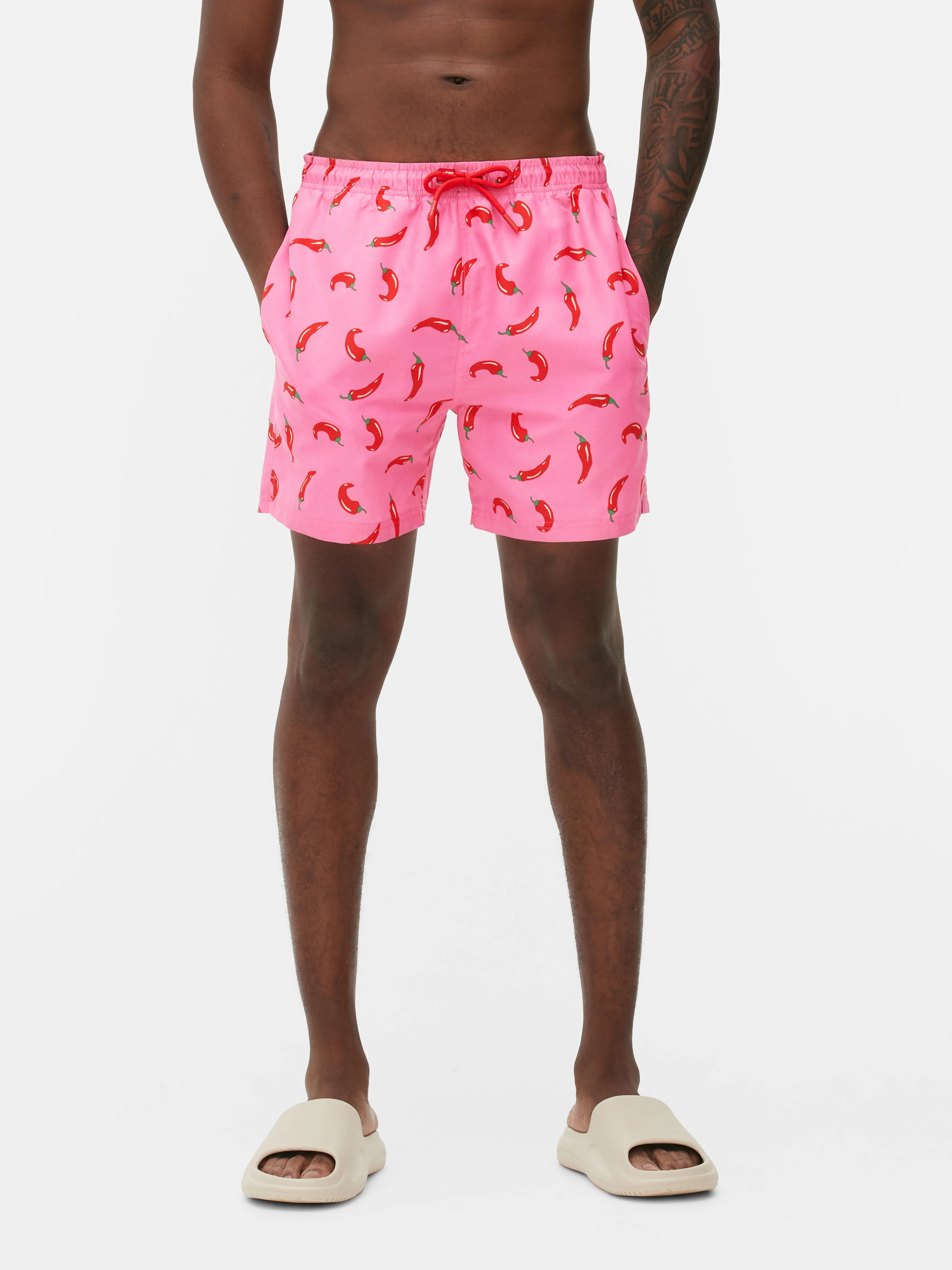 Bañador con estampado de guindillas