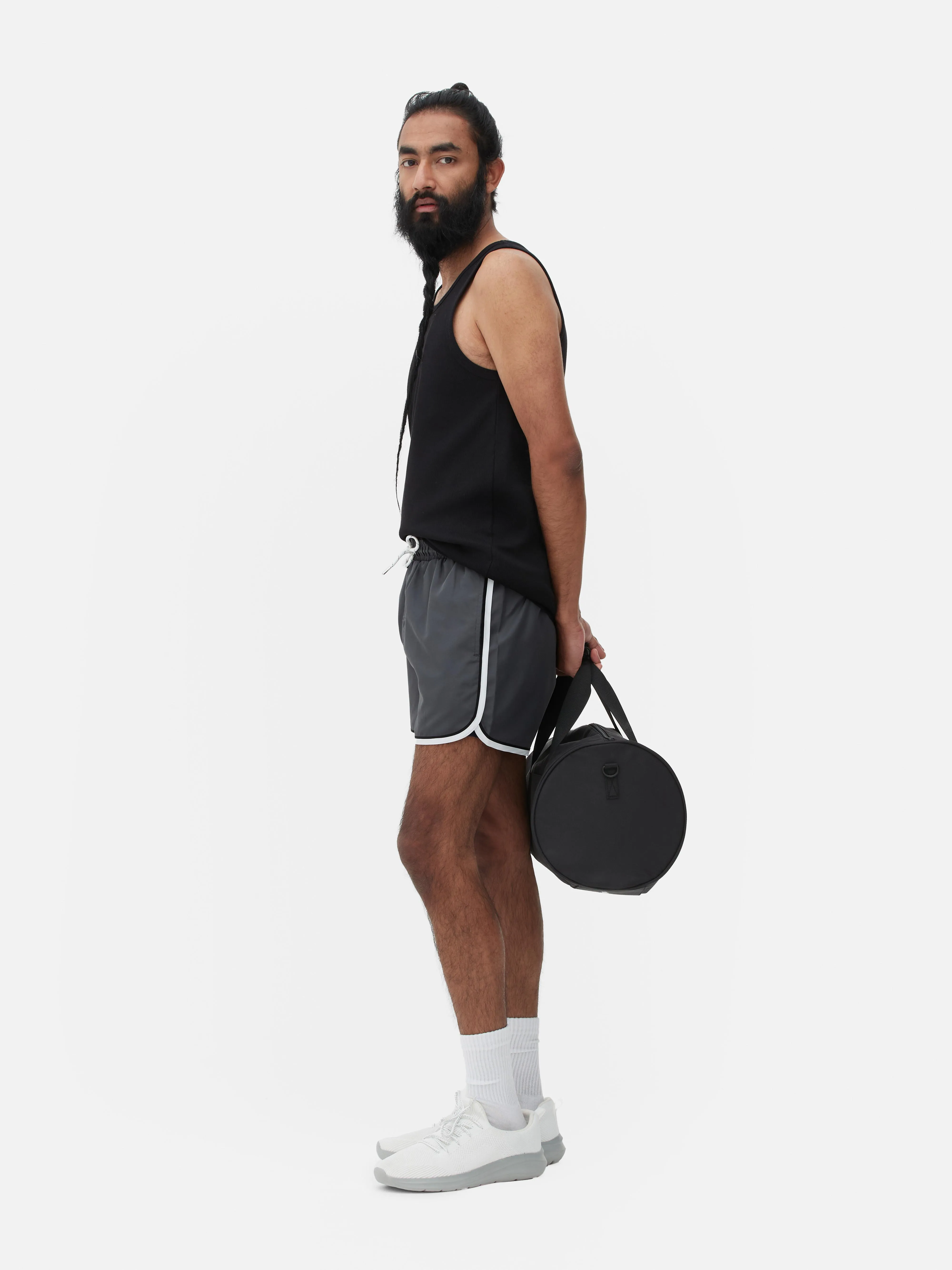 Bañador estilo runner con cordón de ajuste