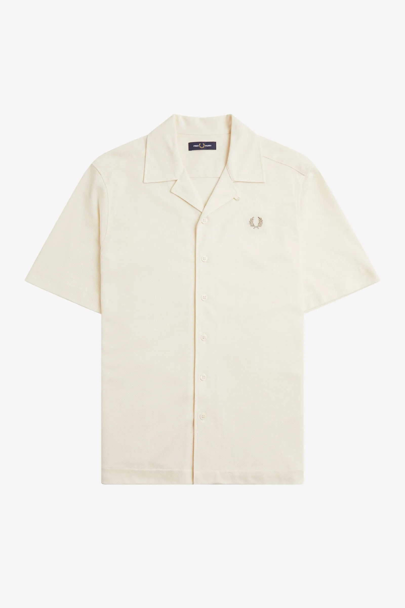 Camisa de malla tejida con cuello abierto con solapas