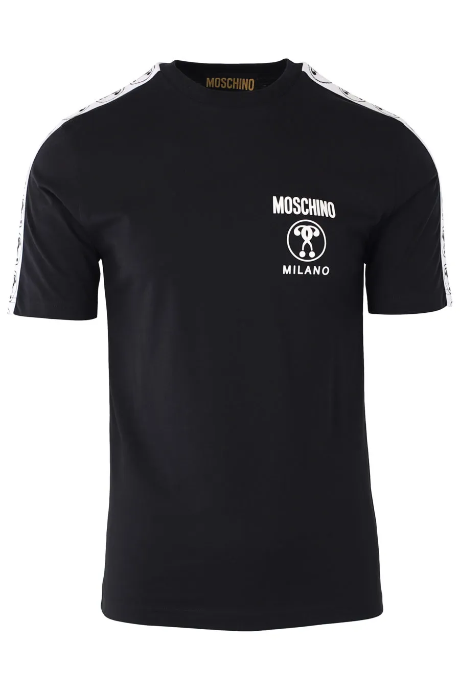 Camiseta negra con logo doble pregunta pequeño y cinta en mangas