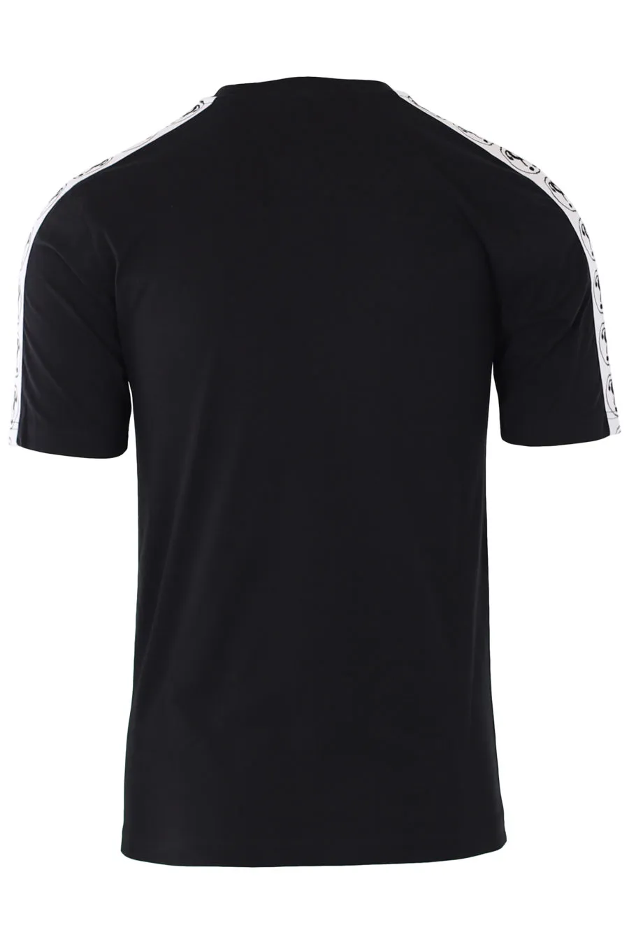 Camiseta negra con logo doble pregunta pequeño y cinta en mangas