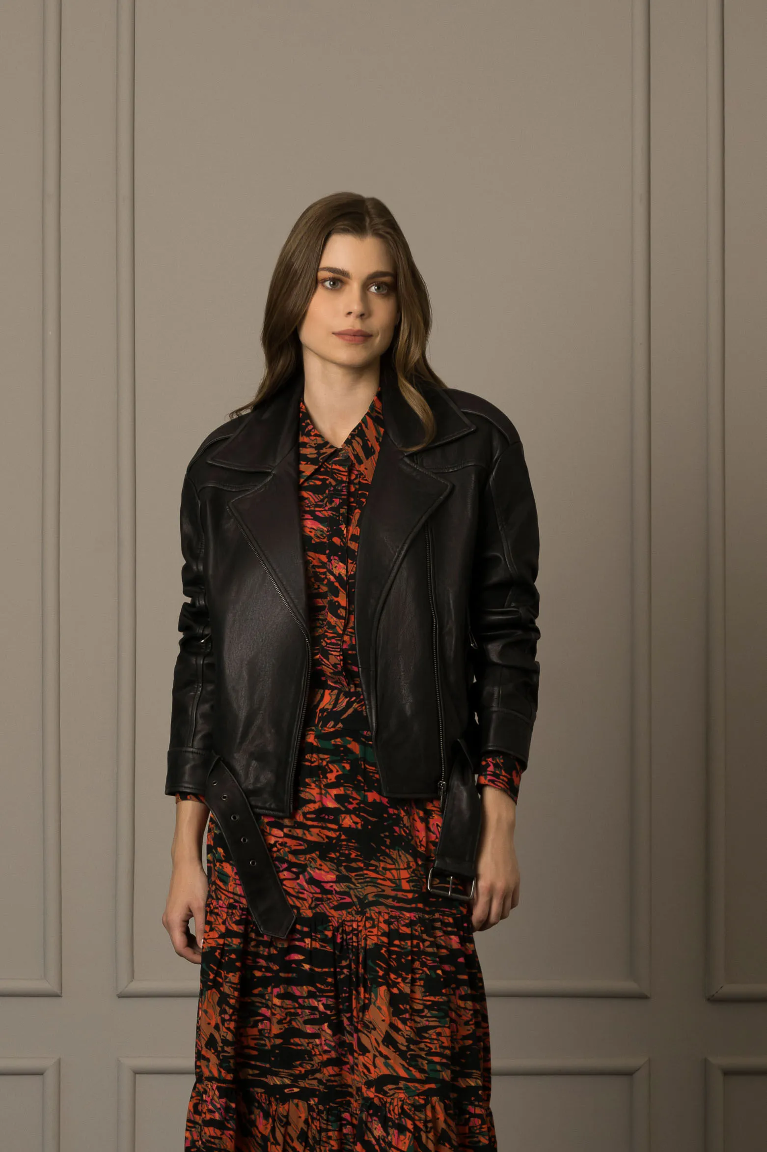 Chaqueta biker oversized unisex en cuero ovino
