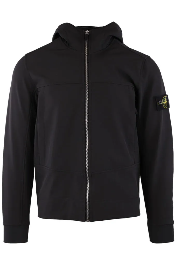 Chaqueta negra con parche de la marca