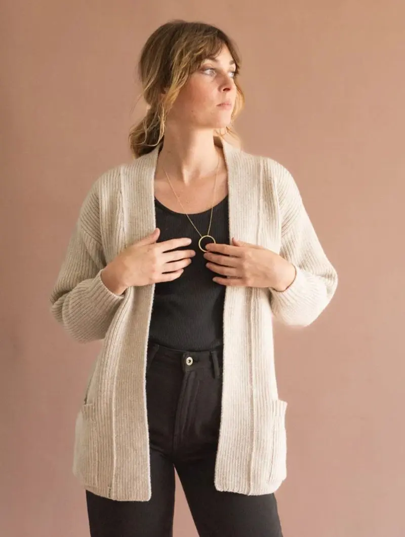 Chaqueta sostenible gruesa de lana merino blanca