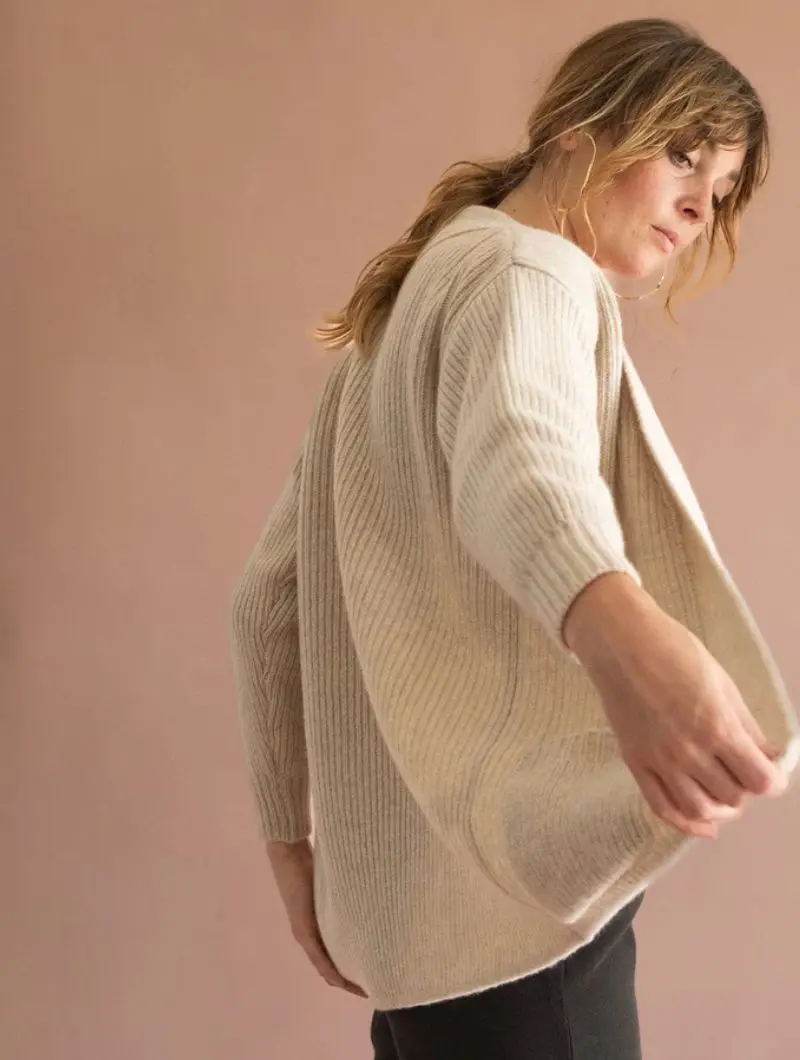 Chaqueta sostenible gruesa de lana merino blanca
