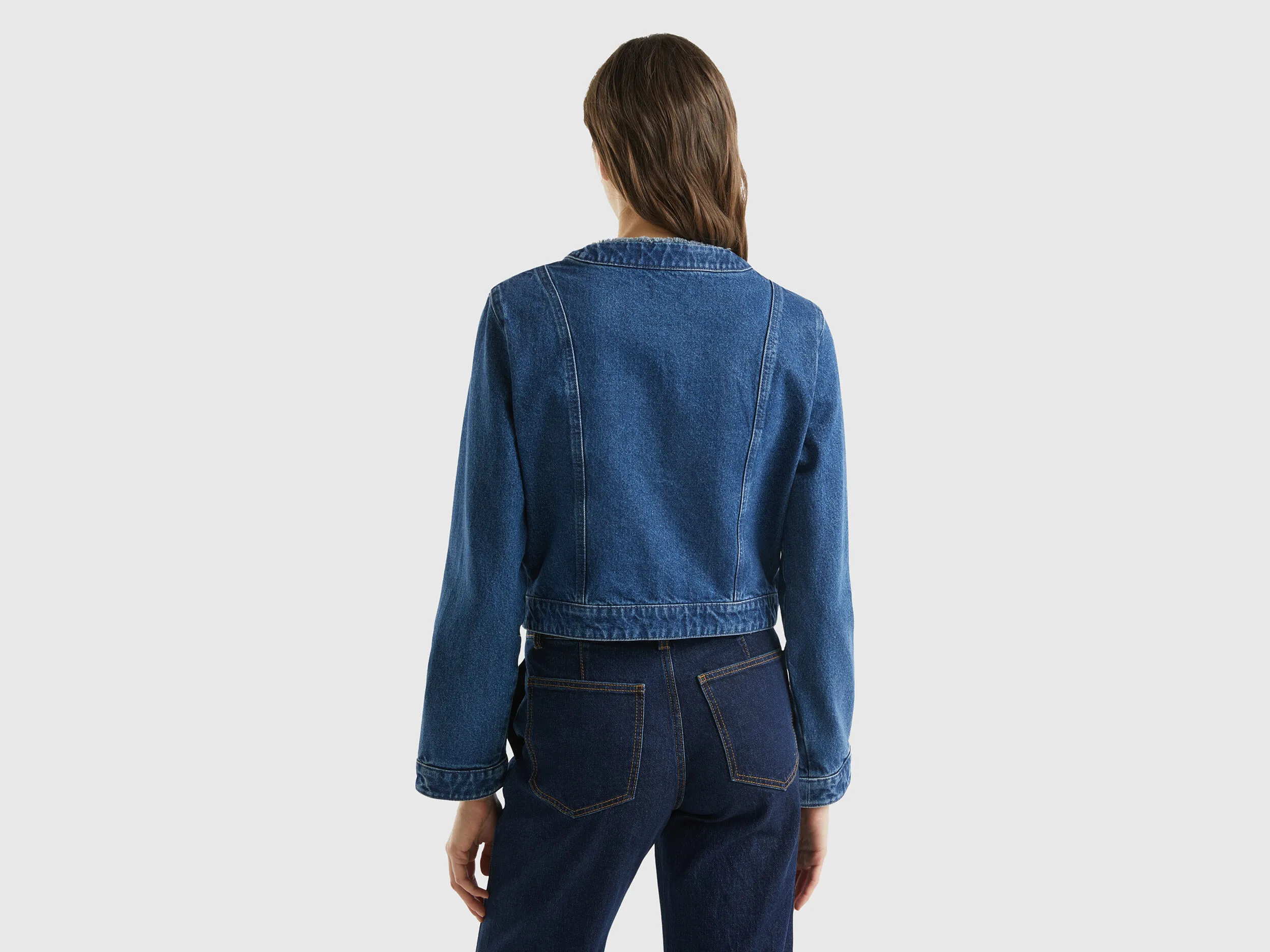 Chaqueta vaquera de cuello redondo