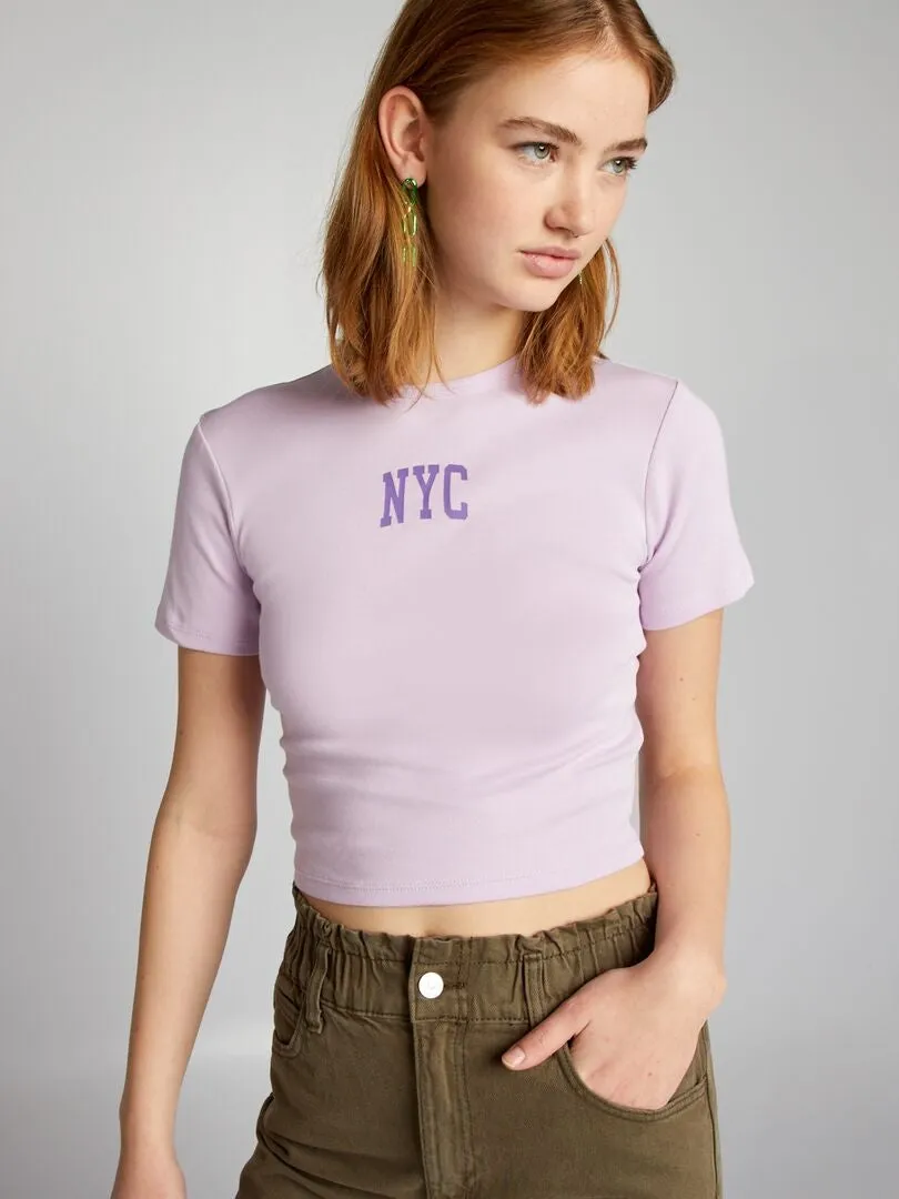 CROP TOP DE PUNTO CON ESTAMPADO 'NYC'  PURPURA