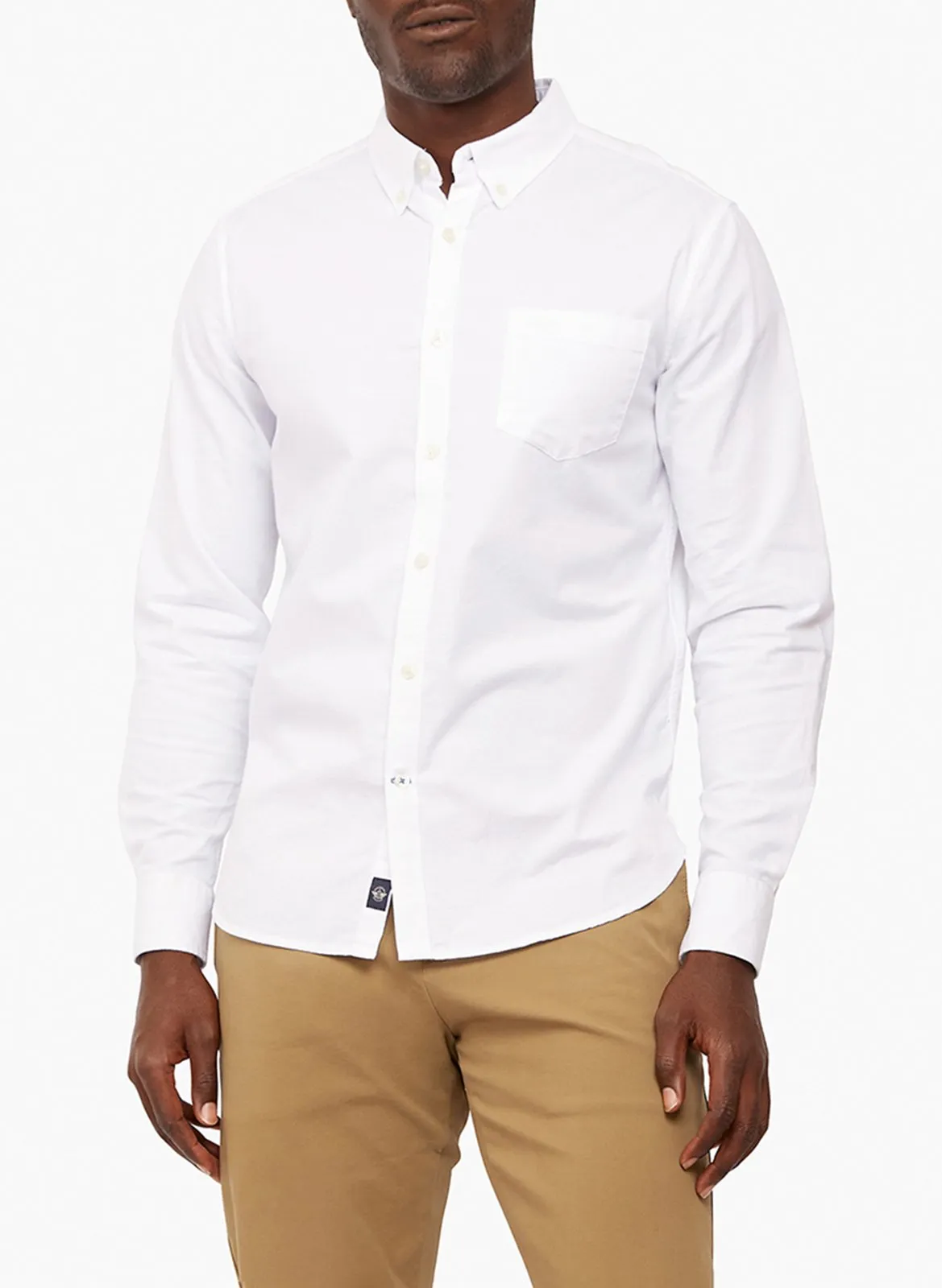 DOCKERS Camisa regular fit de mezcla de algodón con cuello americano en blanco