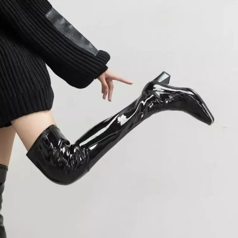 Envío gratis Nuevas botas altas de la rodilla Diseñador Botas de cuero de patente Mujeres Mujeres Tacones gruesos Nieve de invie