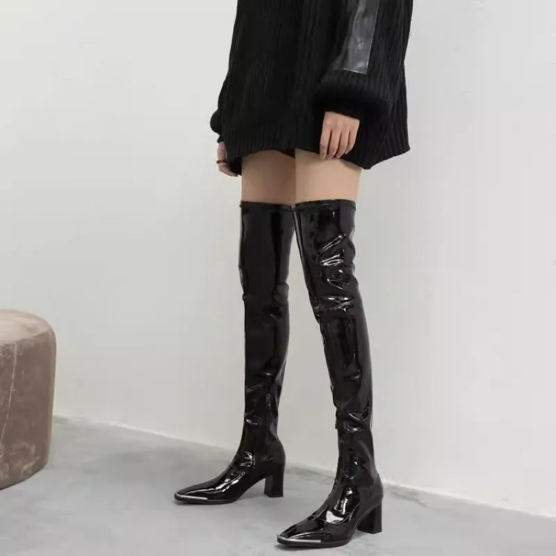 Envío gratis Nuevas botas altas de la rodilla Diseñador Botas de cuero de patente Mujeres Mujeres Tacones gruesos Nieve de invie