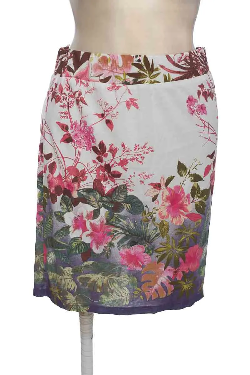 FALDA COLOR BLANCO  BERSHKA