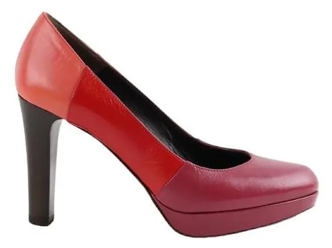 Fendi Tacones de cuero Rosa 