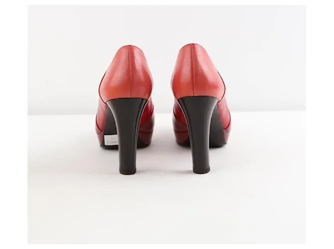 Fendi Tacones de cuero Rosa 