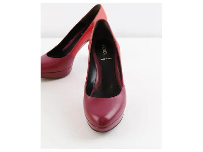 Fendi Tacones de cuero Rosa 