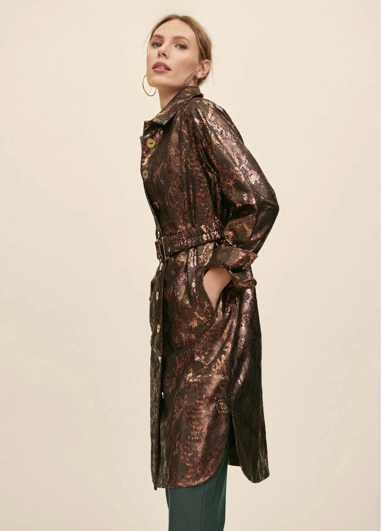 Gabardina fantasía y estampado pitón Lola Casademunt