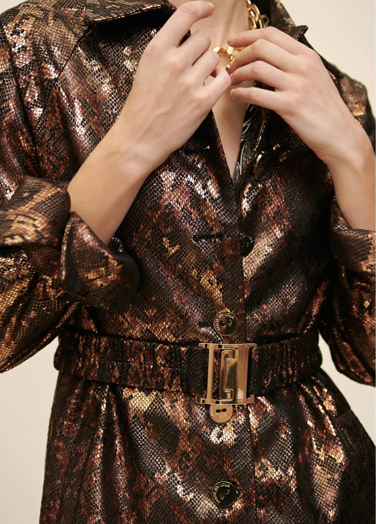 Gabardina fantasía y estampado pitón Lola Casademunt