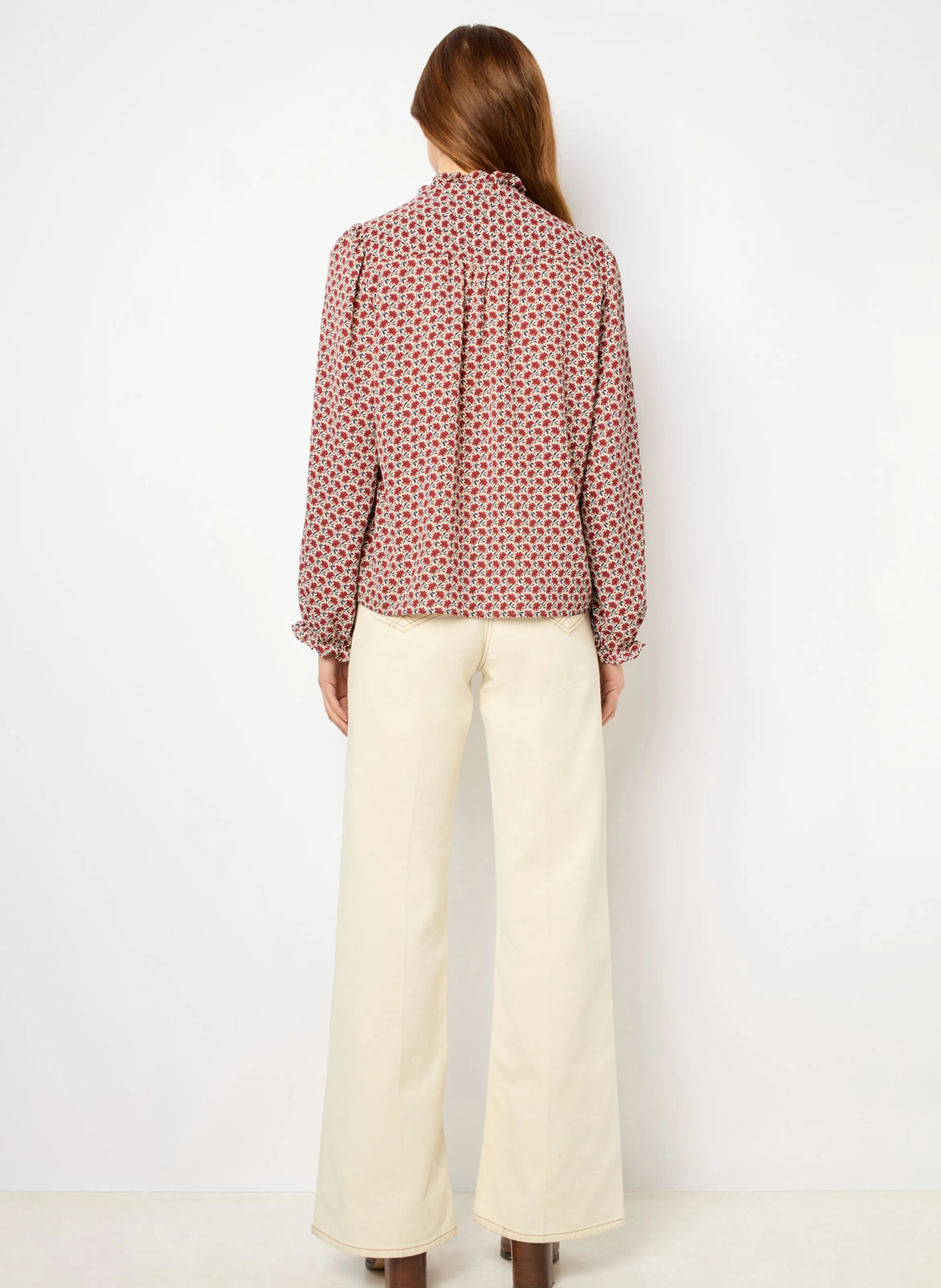 GERARD DAREL BELLY  CAMISA ESTAMPADA CON CUELLO TUNECINO RECTO EN BEIGE