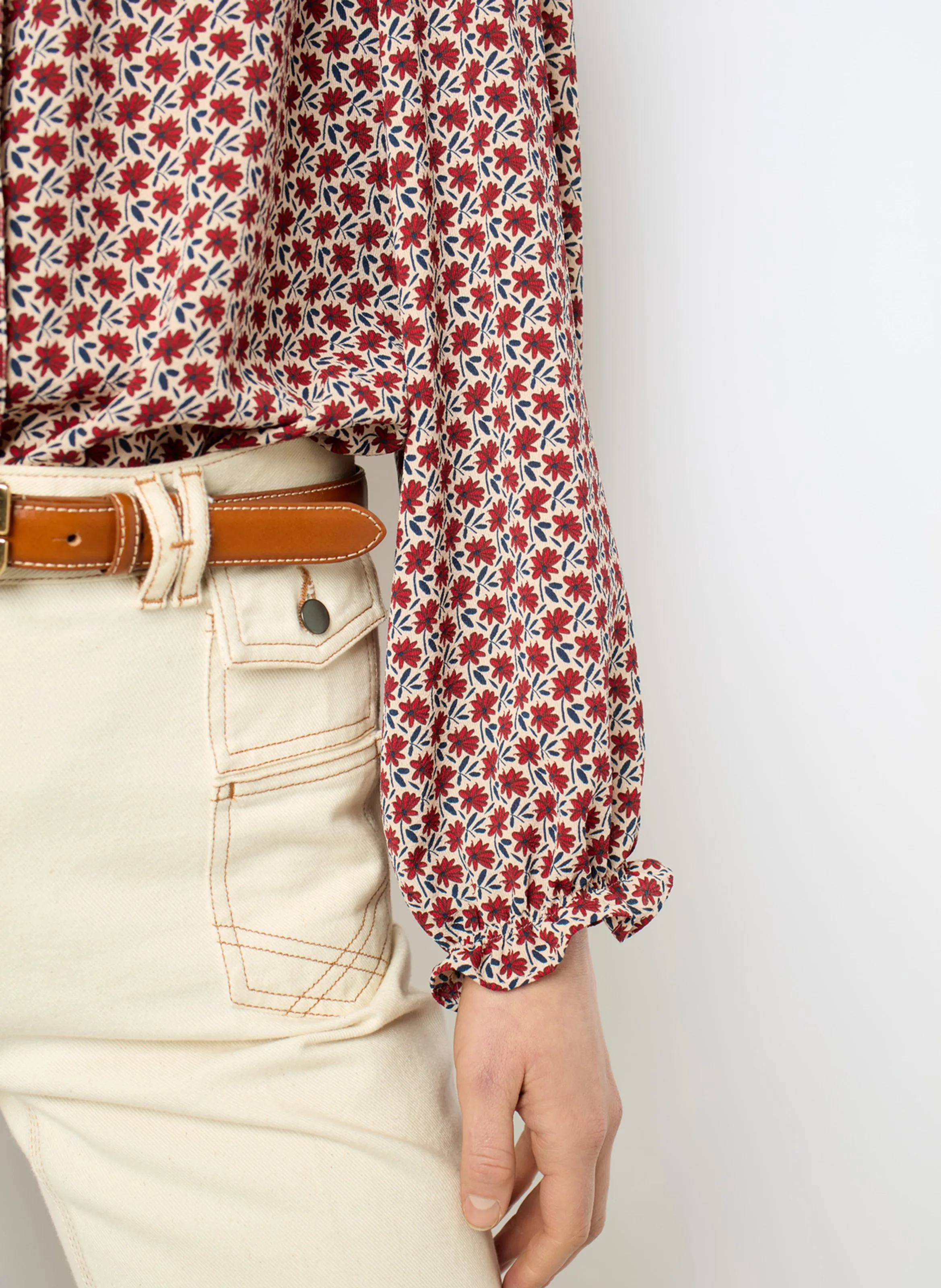 GERARD DAREL BELLY  CAMISA ESTAMPADA CON CUELLO TUNECINO RECTO EN BEIGE