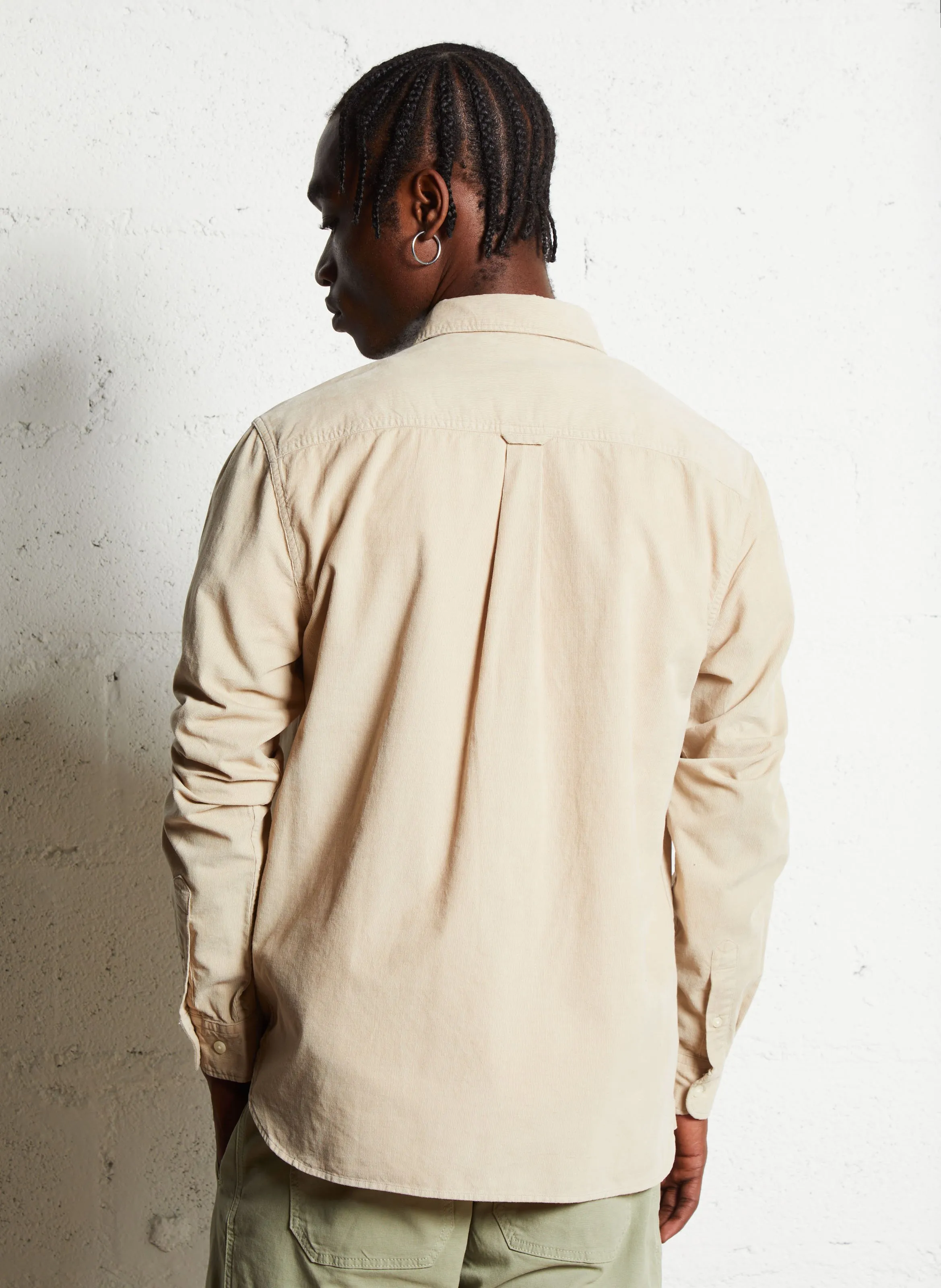 KNOWLEDGE COTTON APPAREL Camisa de cuello clásico de aspecto aterciopelado de algodón orgánico. en beige