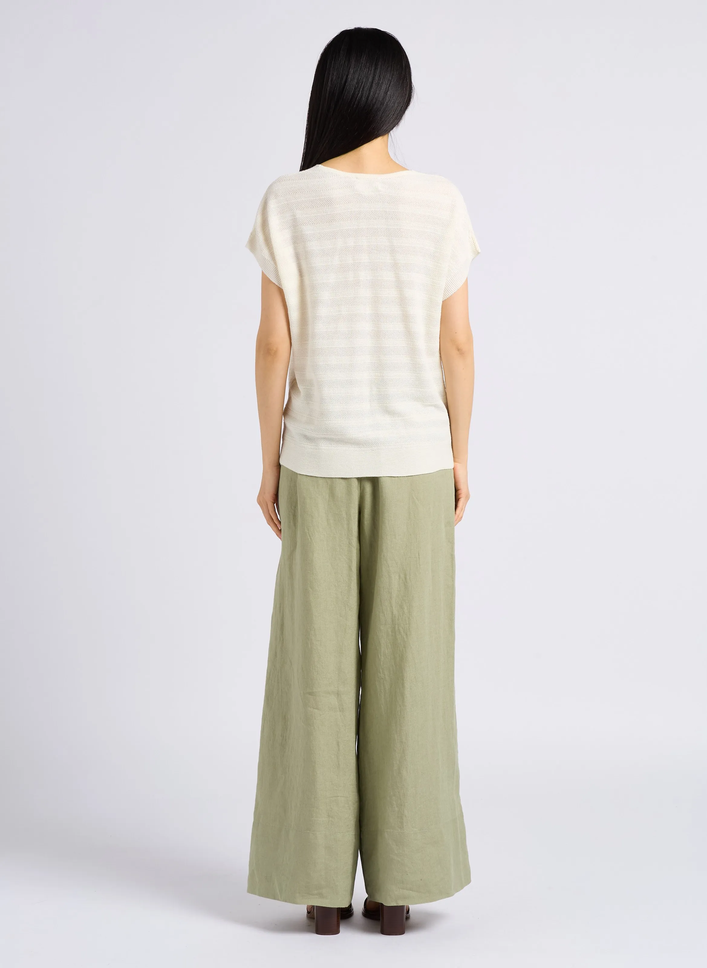 MAISON 123 PRINCE  SHORT ANCHO DE LINO EN VERDE