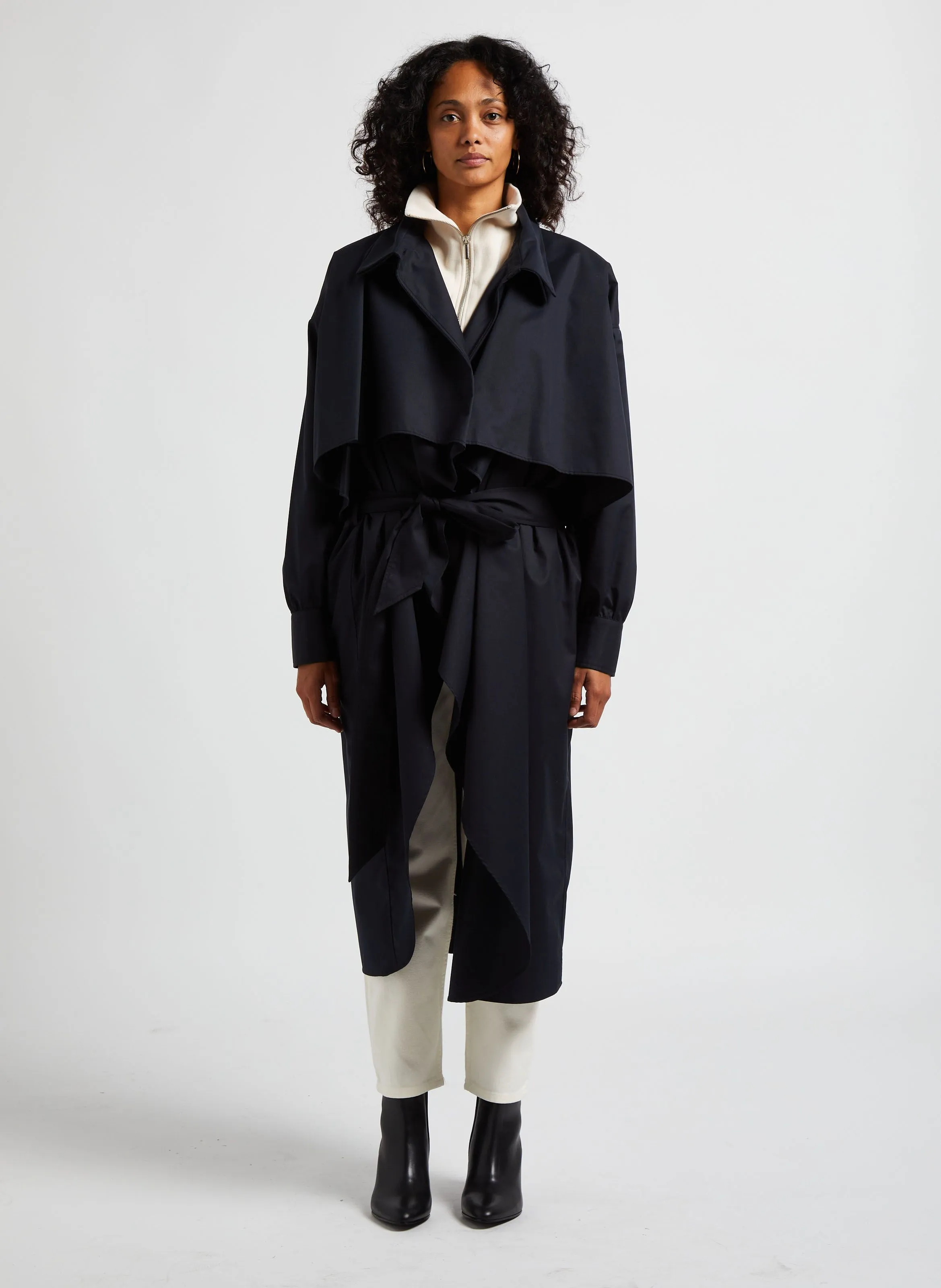 MARGAUX LONNBERG GEORGIA  VESTIDO CAMISERO MIDI DE ALGODóN CON CUELLO DESESTRUCTURADO EN NEGRO