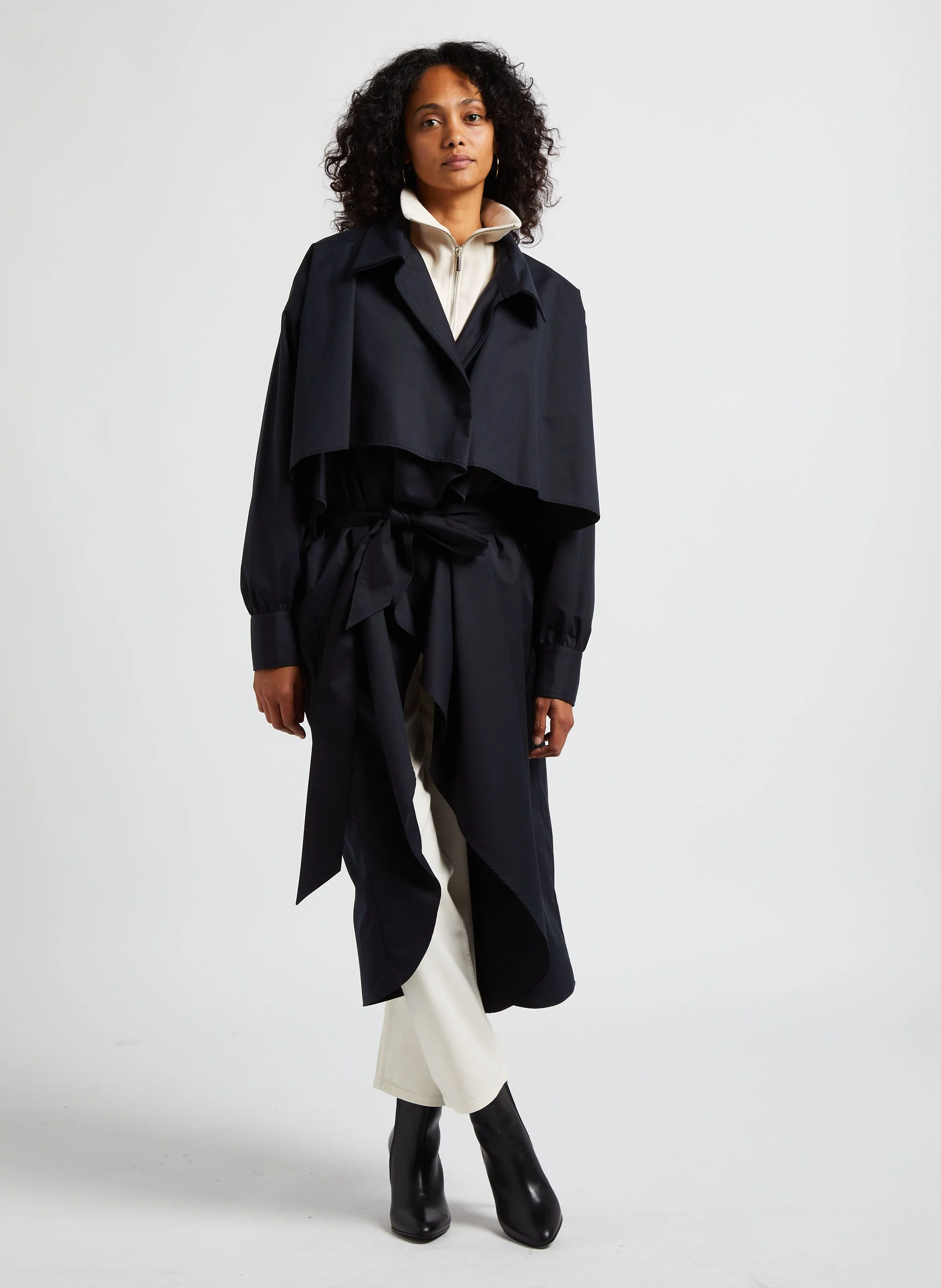 MARGAUX LONNBERG GEORGIA  VESTIDO CAMISERO MIDI DE ALGODóN CON CUELLO DESESTRUCTURADO EN NEGRO