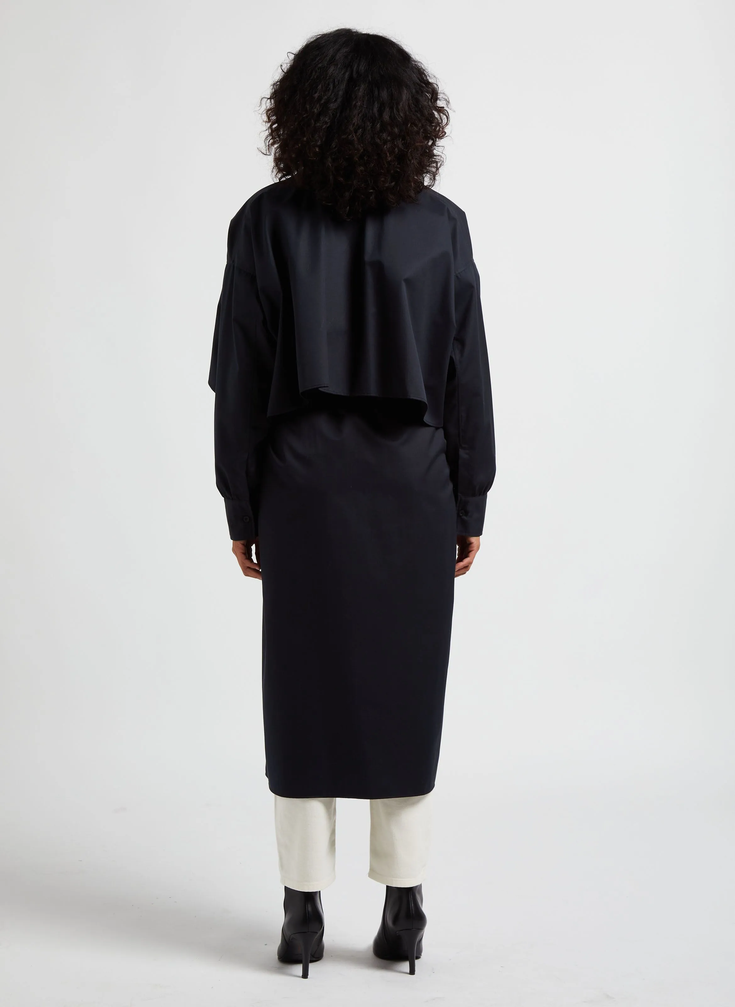 MARGAUX LONNBERG GEORGIA  VESTIDO CAMISERO MIDI DE ALGODóN CON CUELLO DESESTRUCTURADO EN NEGRO