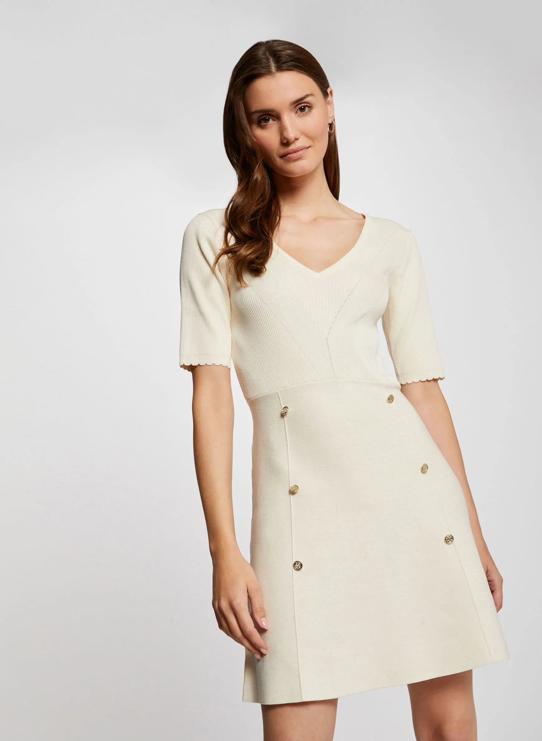 MORGAN RMALICE  VESTIDO CORTO CON CUELLO DE PICO EN BEIGE