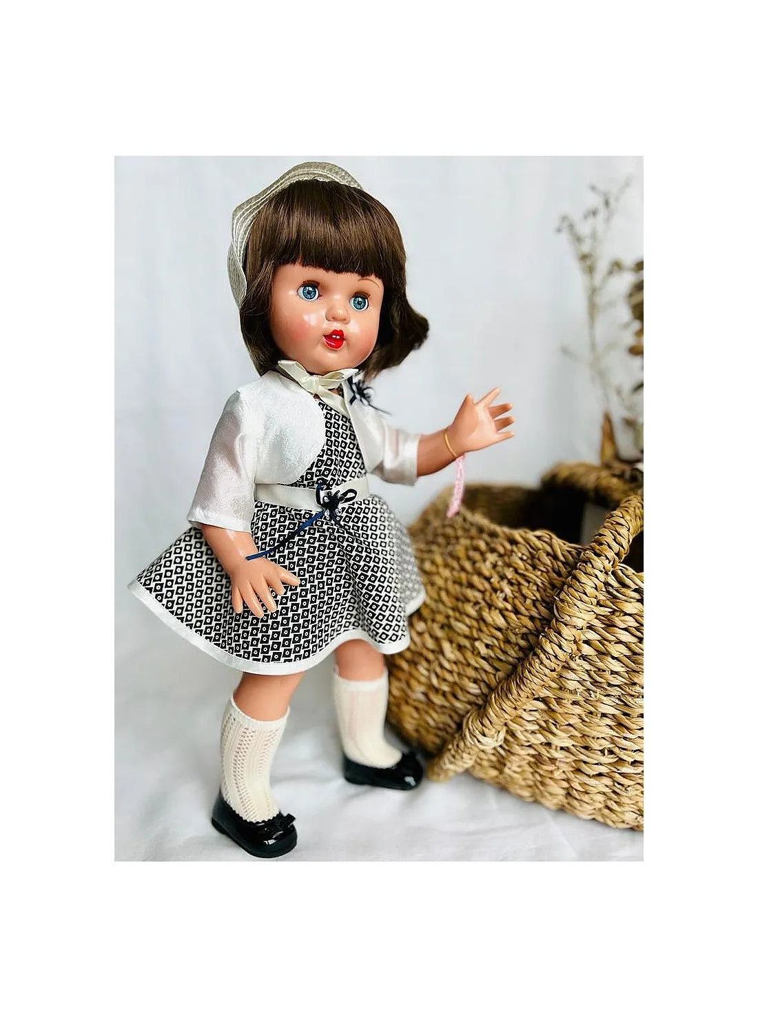 MUñECA MARIQUITA PéREZ VESTIDO ROMBOS  VINILO 50CM.