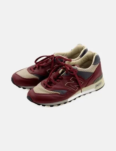 New Balance Zapatilla combinada beige y granate