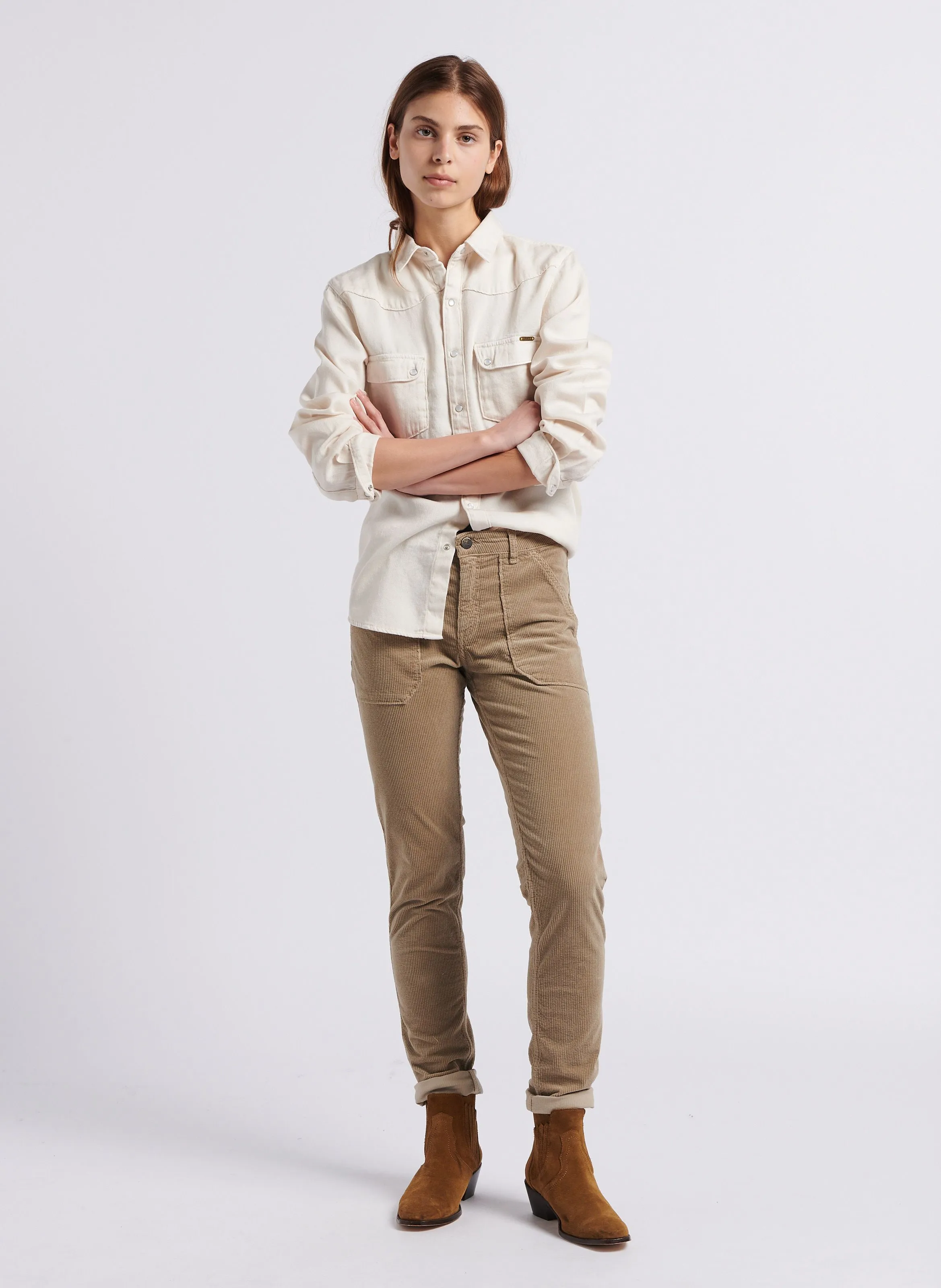 PIERCE  PANTALóN SLIM DE PANA EN BEIGE