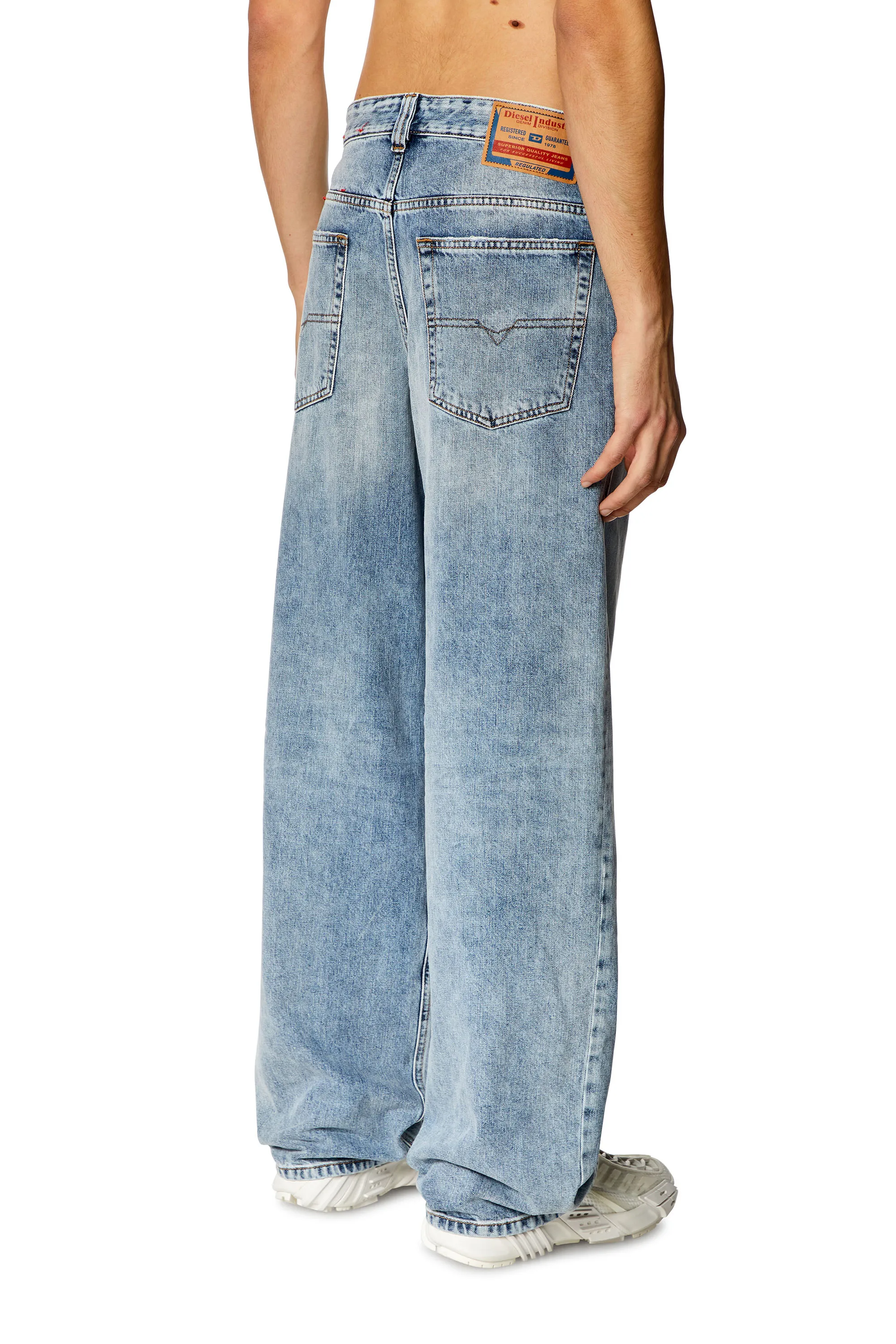 RELAXED JEANS 2001 DMACRO 09H57