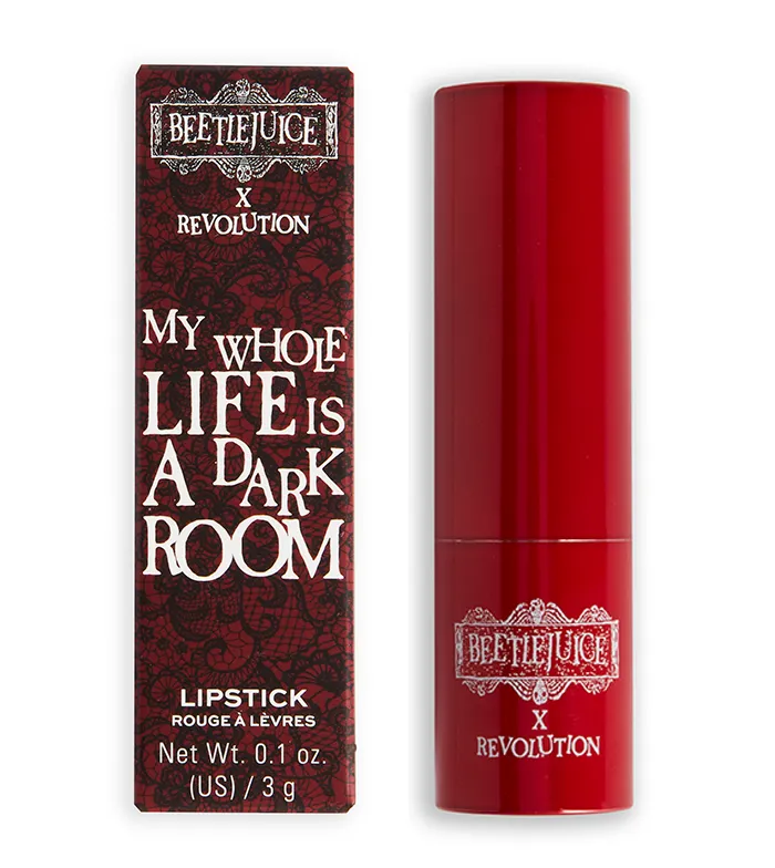 REVOLUTION  *BEETLEJUICE*  BARRA DE LABIOS LYDIA