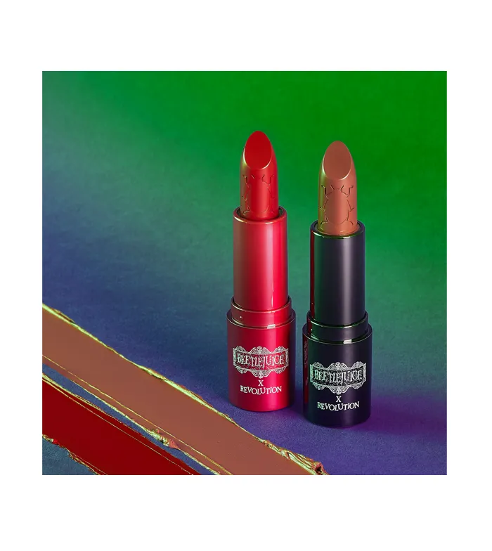 REVOLUTION  *BEETLEJUICE*  BARRA DE LABIOS LYDIA