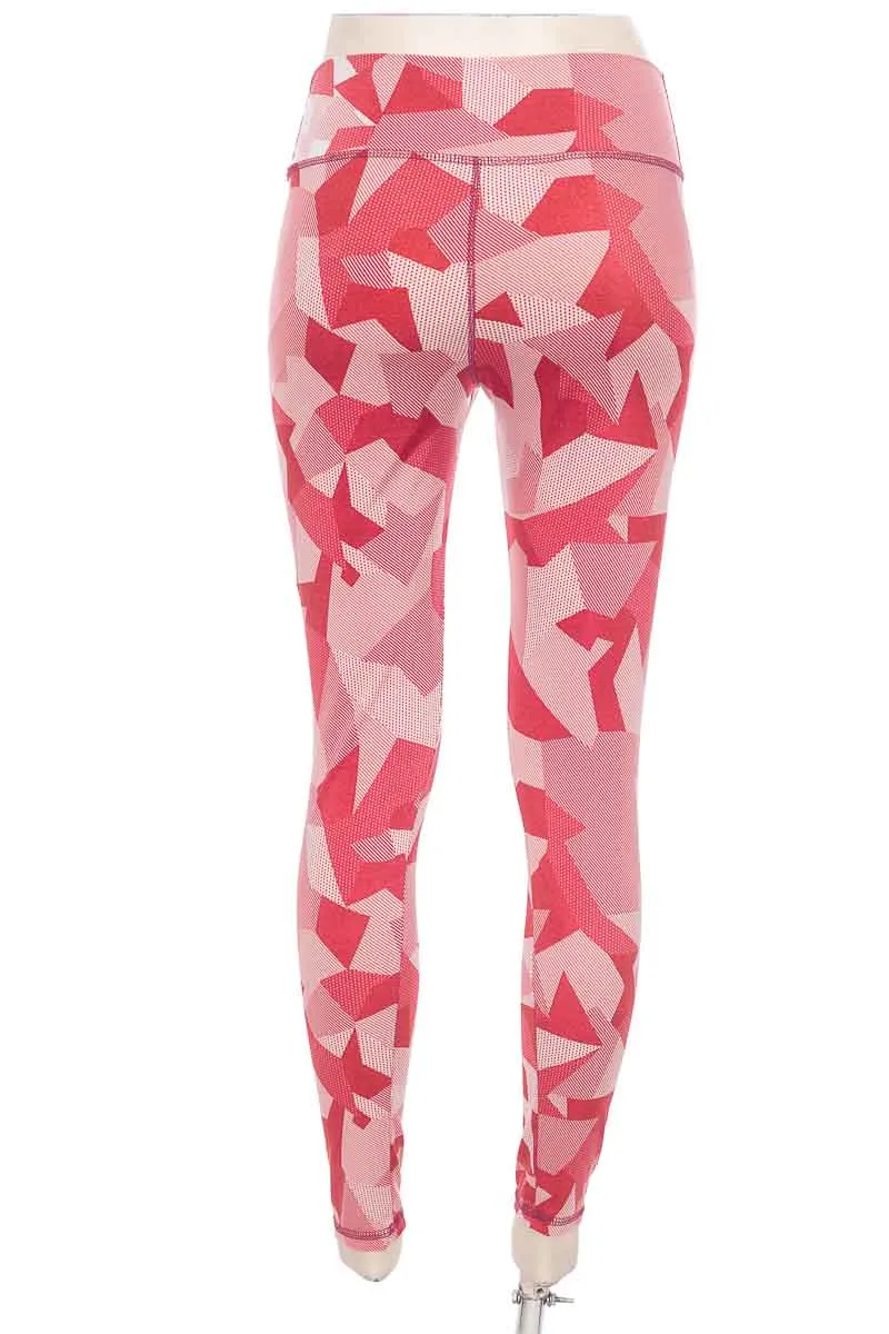 ROPA DEPORTIVA / SALIDA DE BAñO COLOR ROJO  CLOSEANDO