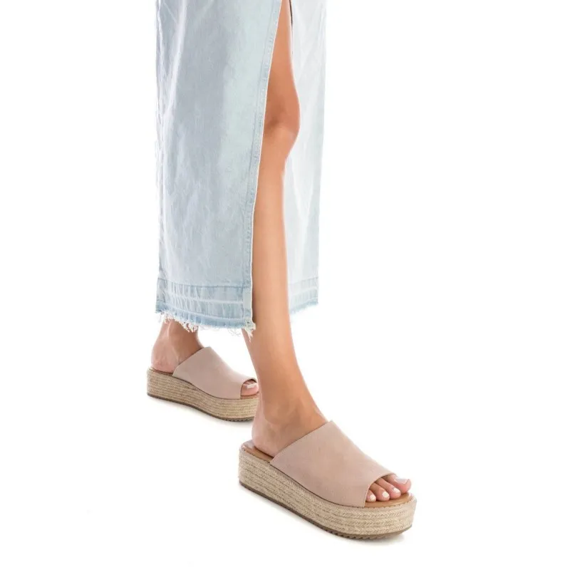 Sandalia de mujer XTI 142557 Beige
