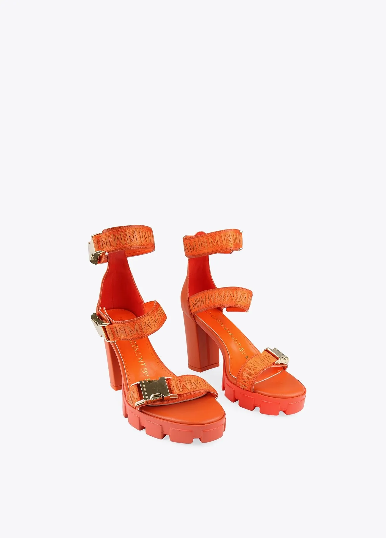 Sandalia de piel estilo track con hebillas Naranja Lola Casademunt