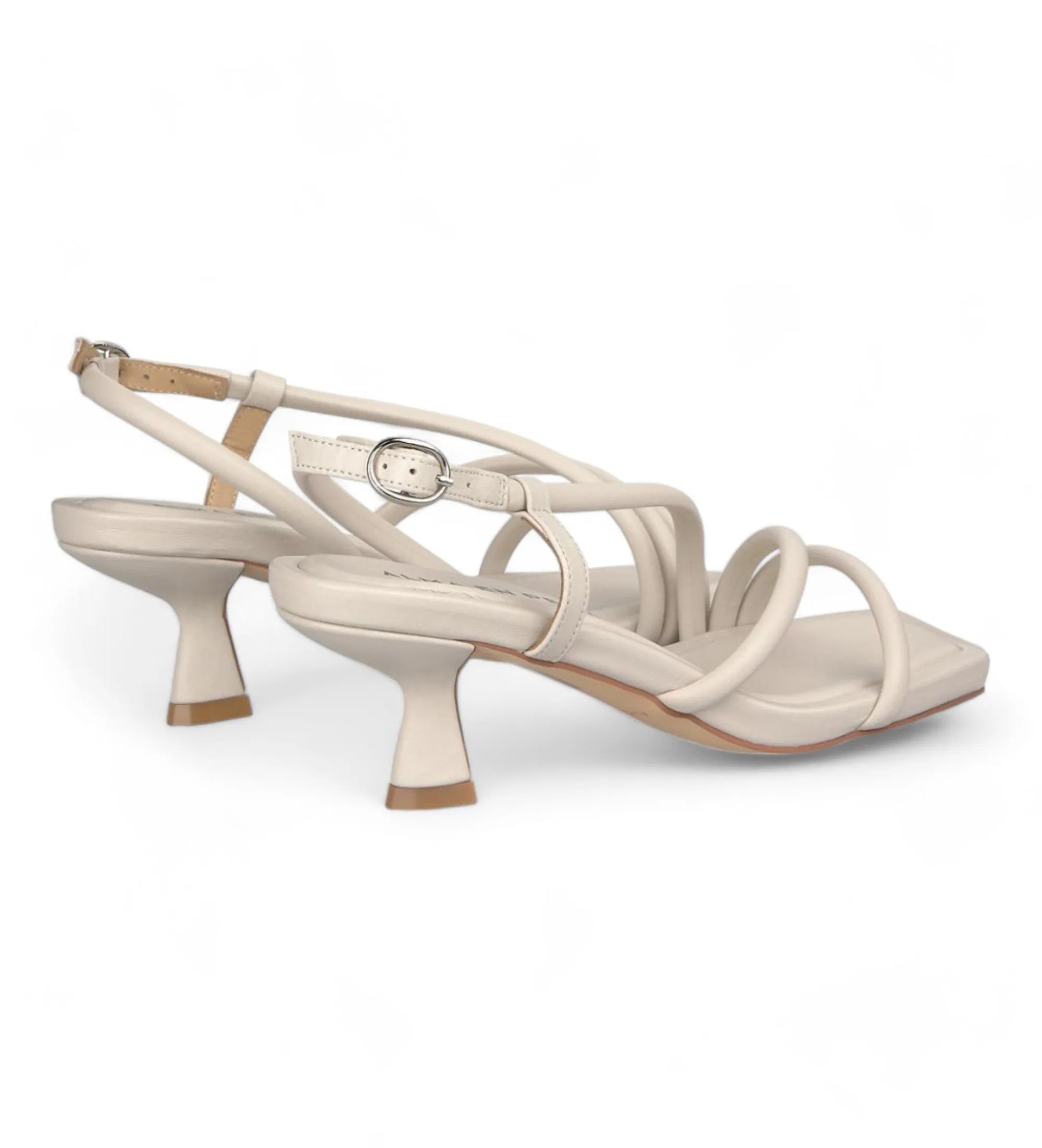 Sandalia tacón bajo de piel beige