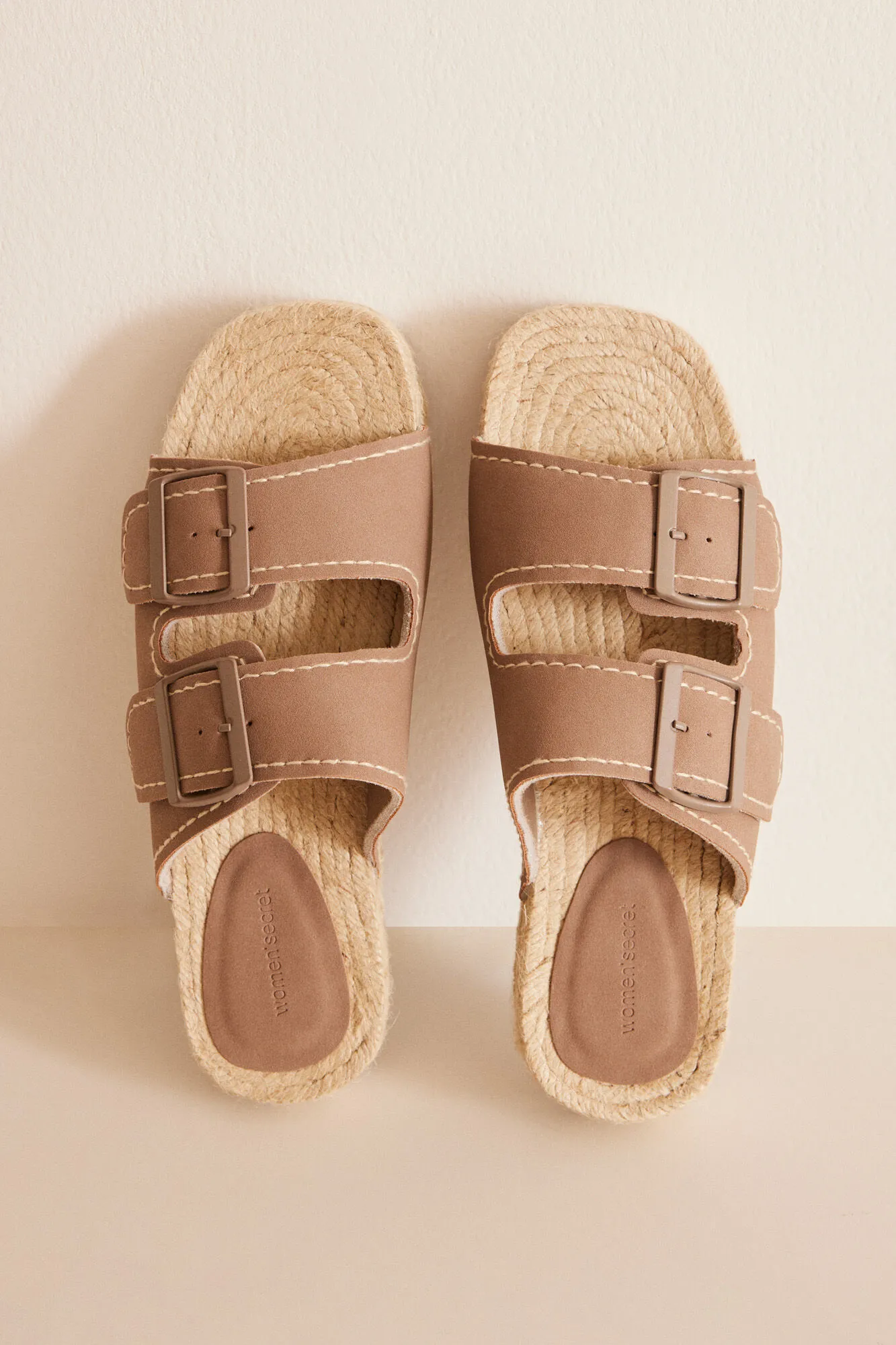 Sandalias yute beige hebillas