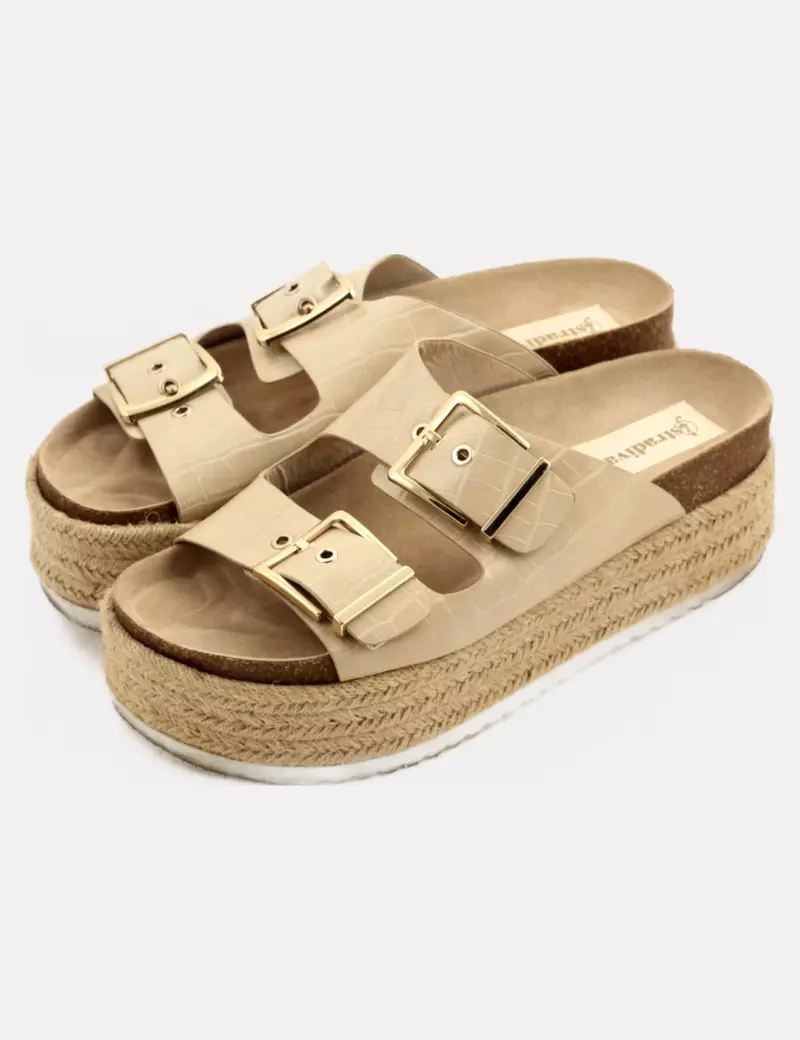 Stradivarius Sandalias beige plataforma