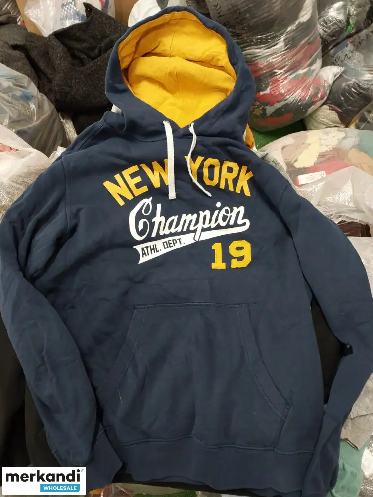 Sudaderas para mujeres y hombres usadas mezcla de marcas y estilos