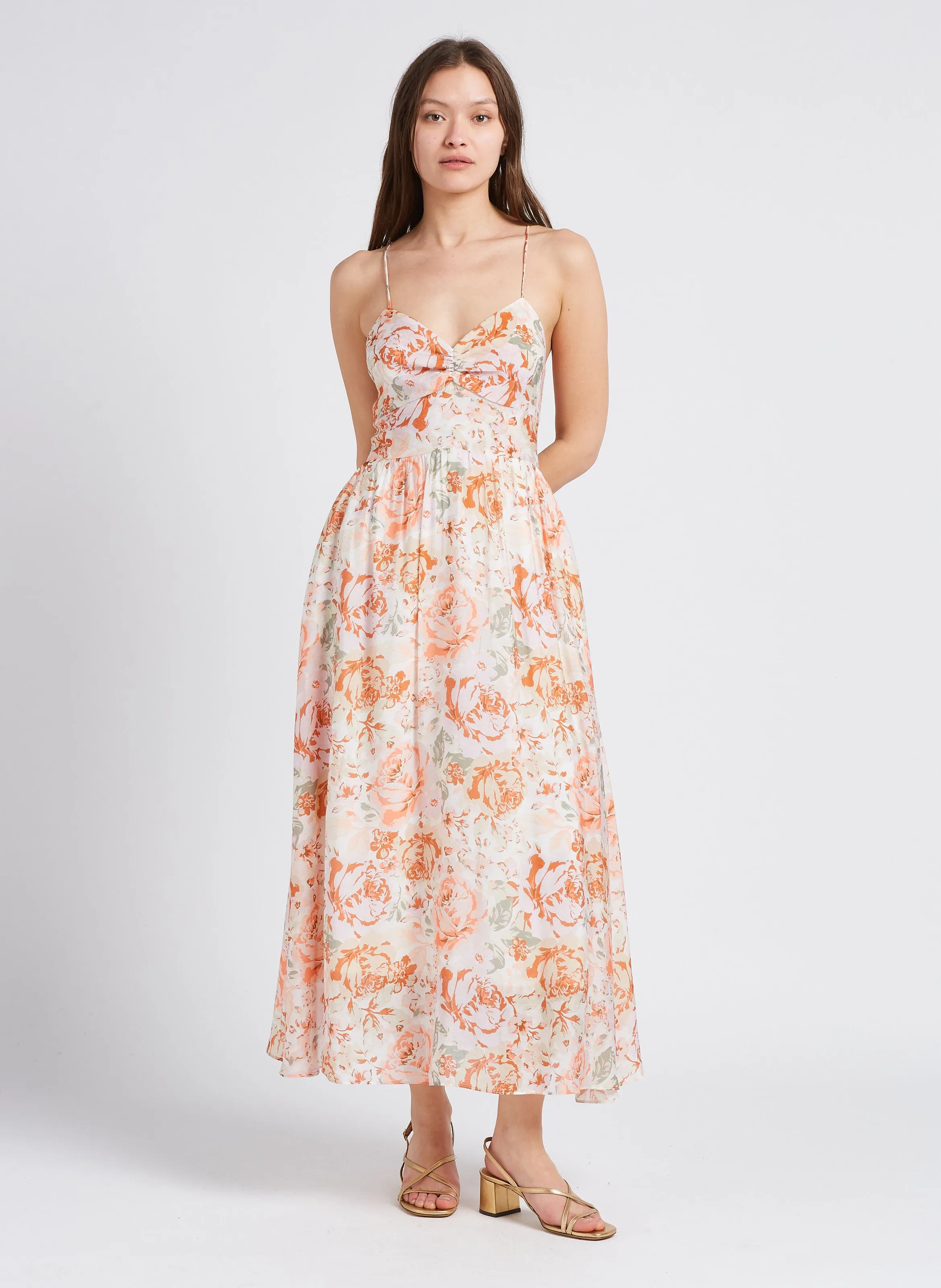 THE KORNER Vestido largo ajustado estampado en blanco