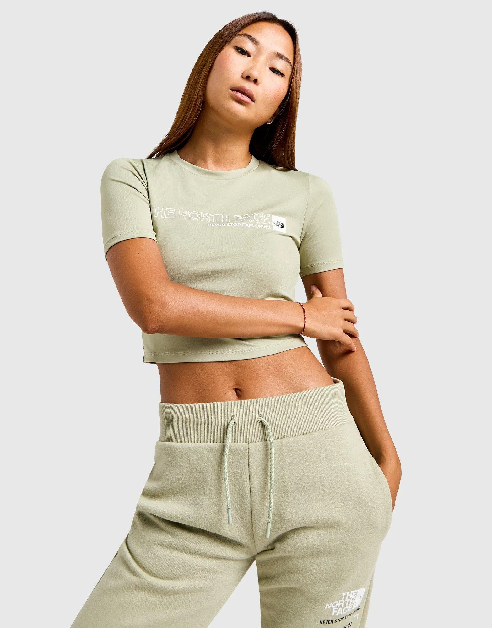 The North Face Camiseta Outline Logo Slim Crop