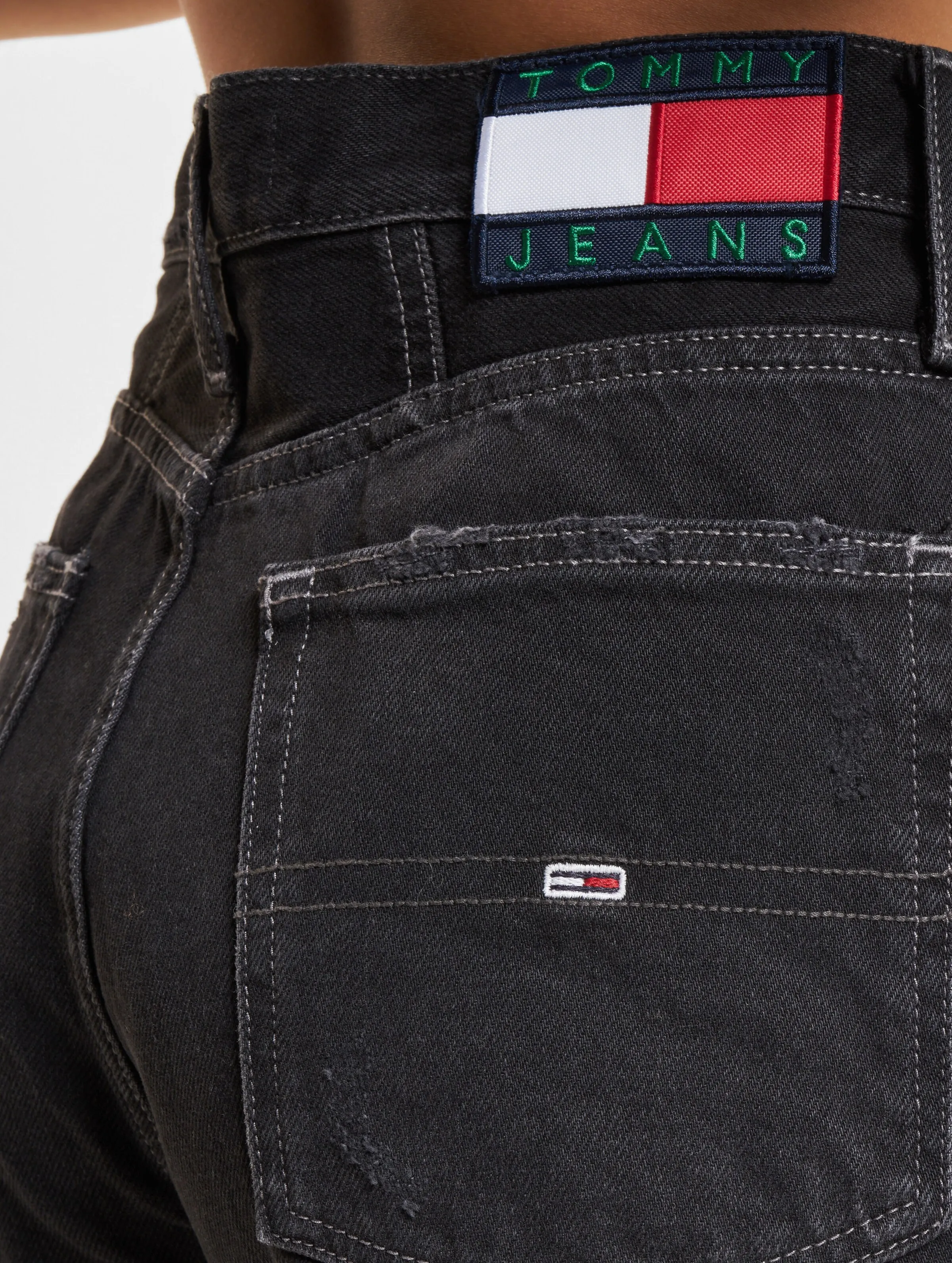 Tommy Jeans Mom