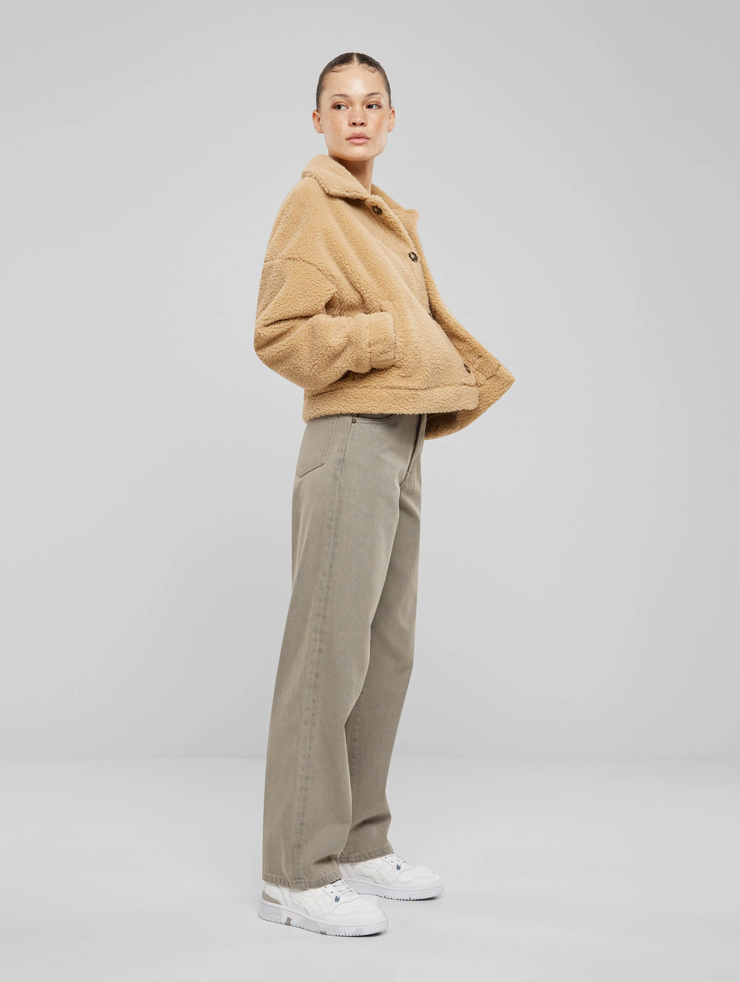 Urban Classics Urban Classics Ladies Short Sherpa Button Winterjacken