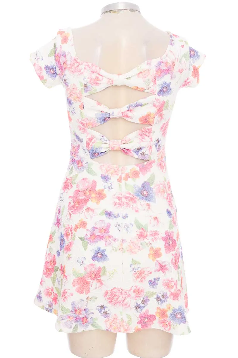 VESTIDO / ENTERIZO COLOR BLANCO  STRADIVARIUS