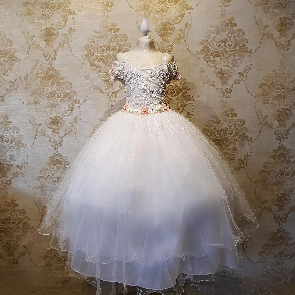 Vestido de Niña Fiesta Ivory con Flores Primera Comunión Tallas 14 a 16 Años