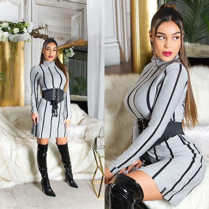 Vestido de punto corto cuello alto gris