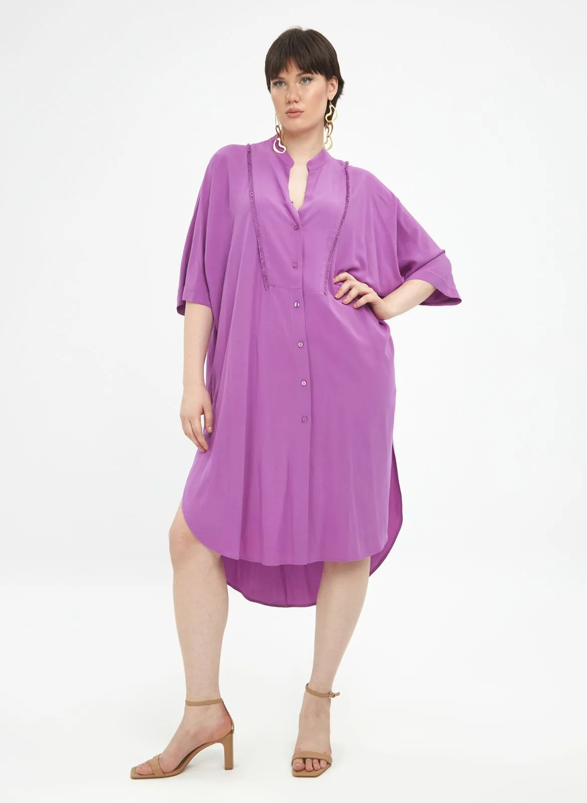 Vestido midi con cuello de pico asimétrico en violeta
