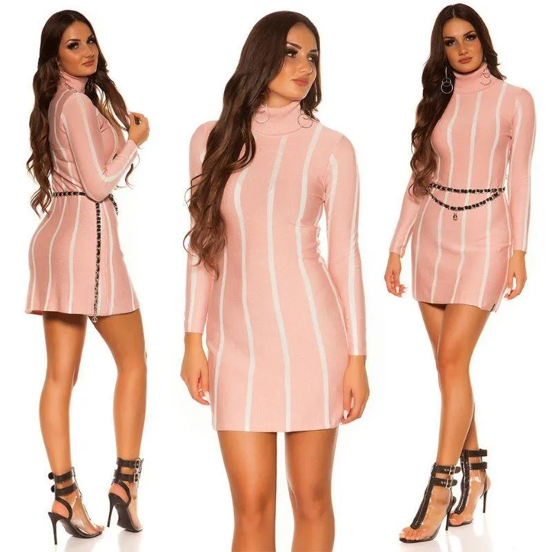 Vestido rosa a rayas cuello de tortuga